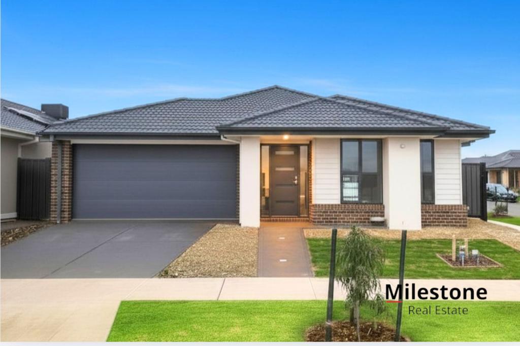 38 DETTIFOSS CT, CLYDE, VIC 3978