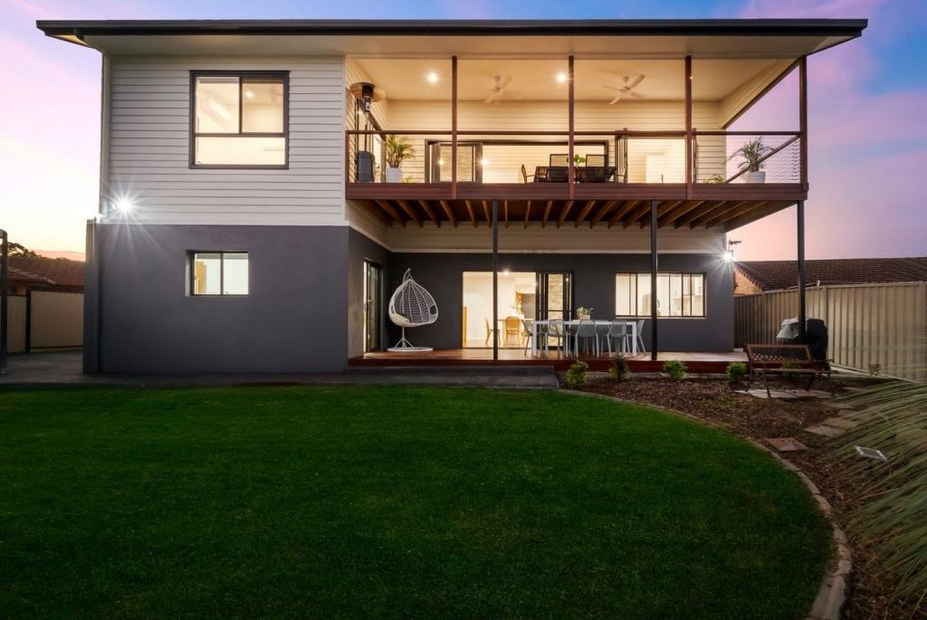 12 Burcott Ct, Carrara, QLD 4211