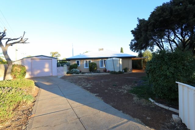 44A GREVILLEA CRES, KAMBALDA WEST, WA 6442