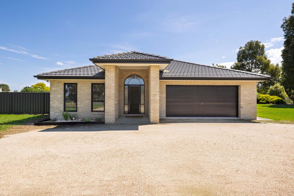 30 Evelyn Dr, Sale, VIC 3850