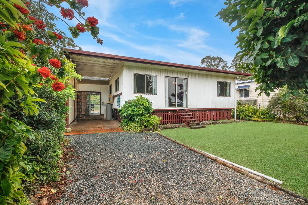11 Marine St, Macleay Island, QLD 4184