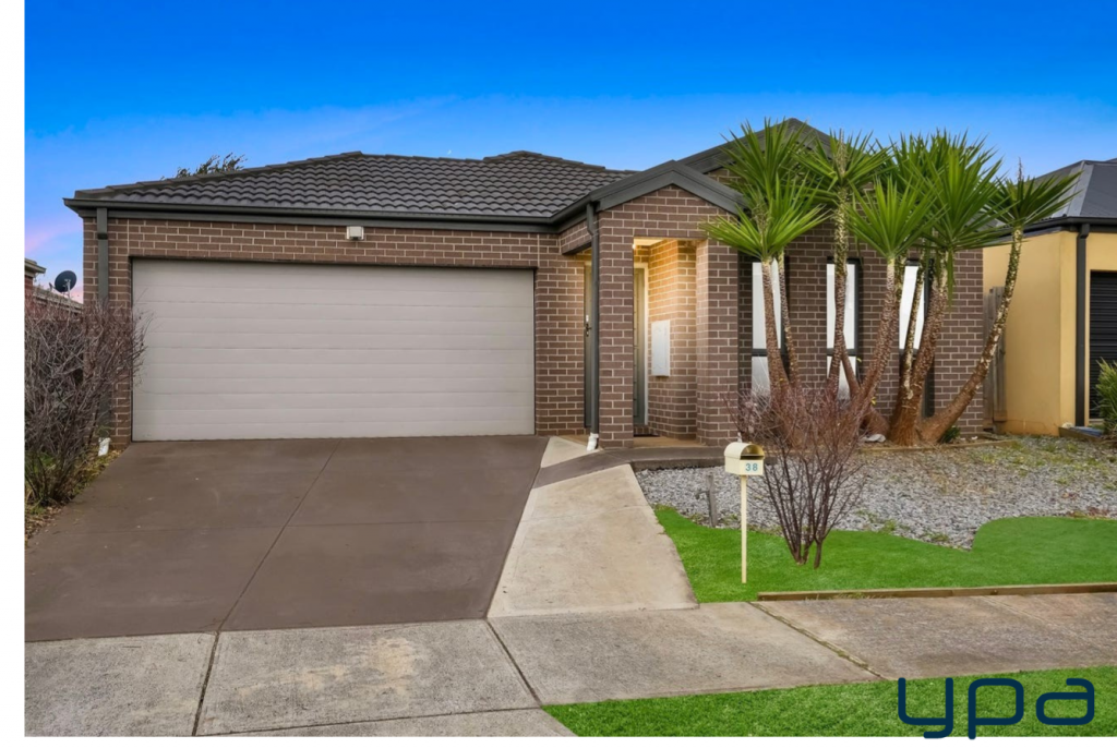 38 LARSON AVE, TARNEIT, VIC 3029
