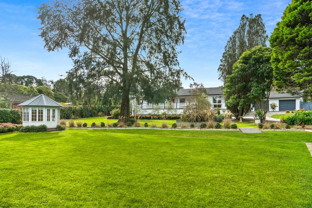 2 Westminster Pl, Burradoo, NSW 2576