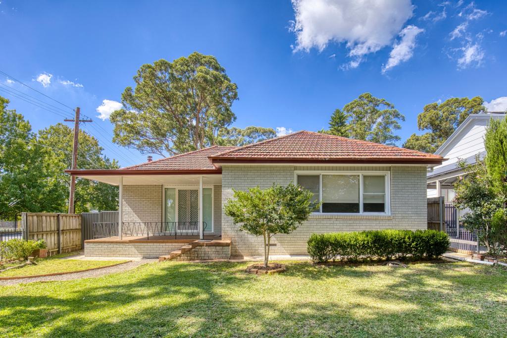 18 Royston Pde, Asquith, NSW 2077