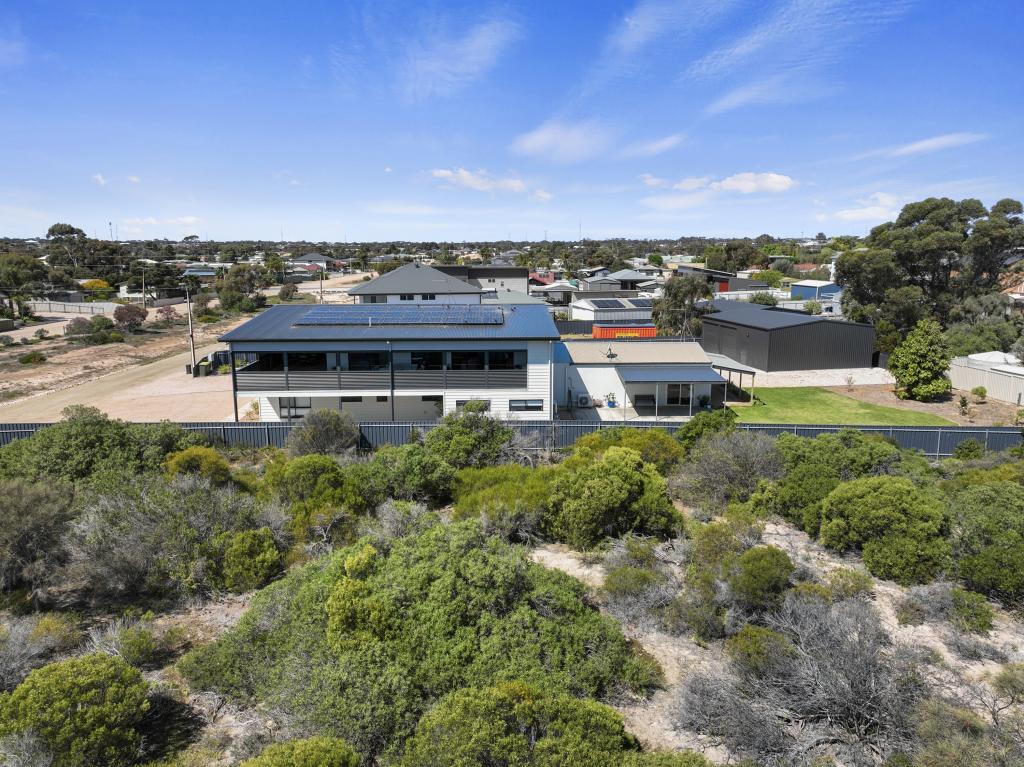 4 Moonta Rd, Moonta Bay, SA 5558