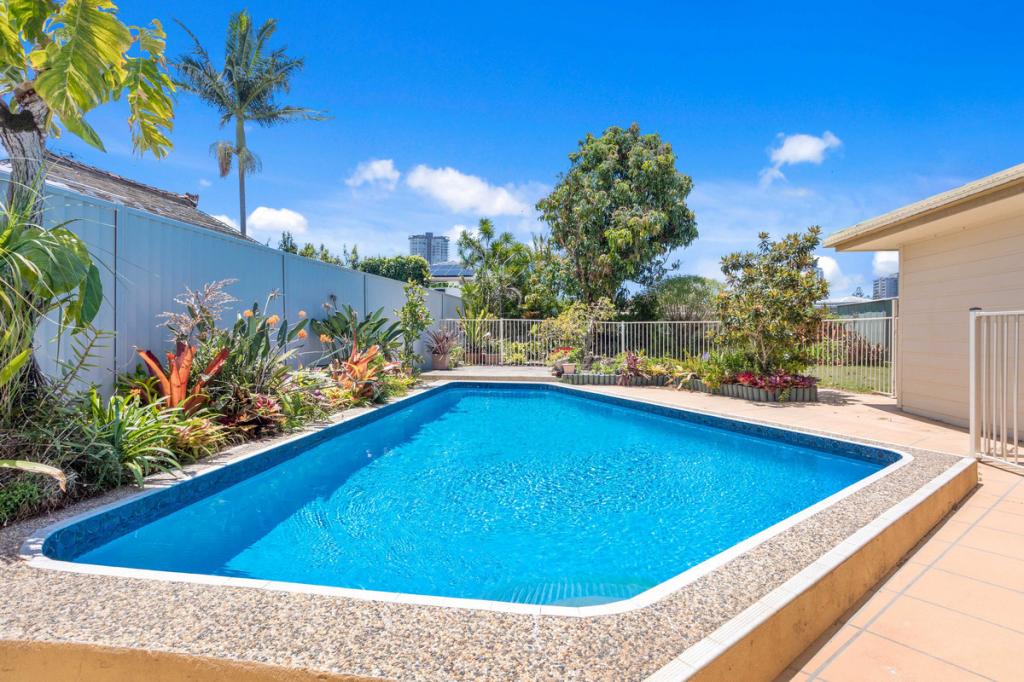 12 Warrina Cres, Burleigh Waters, QLD 4220