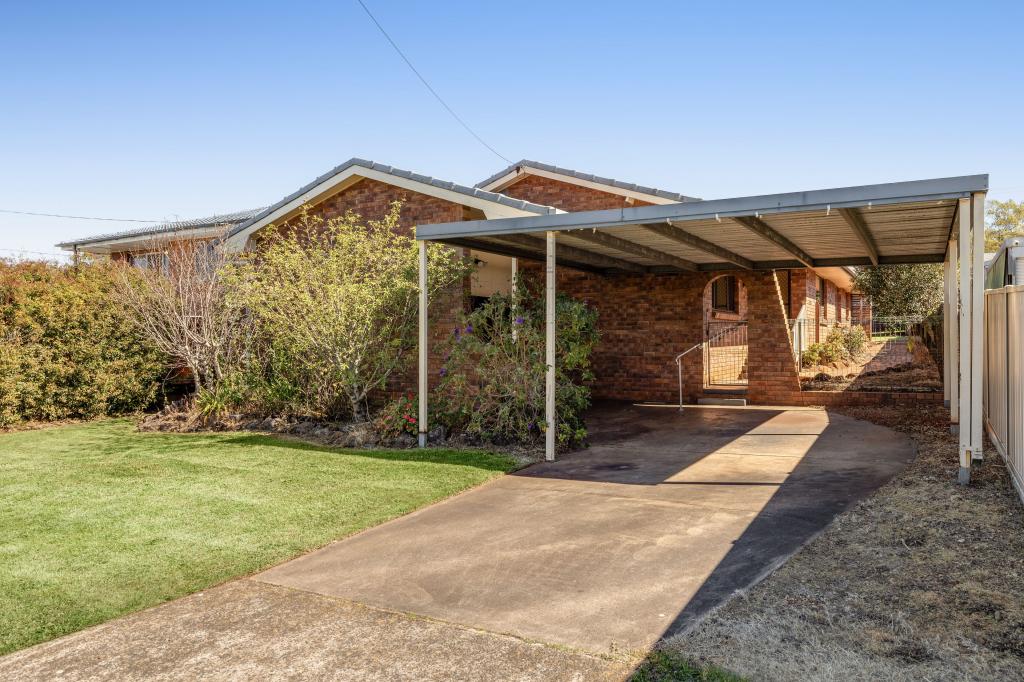 9 Greyfriars St, Rockville, QLD 4350
