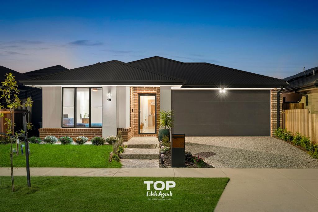 19 Celevan St, Clyde North, VIC 3978