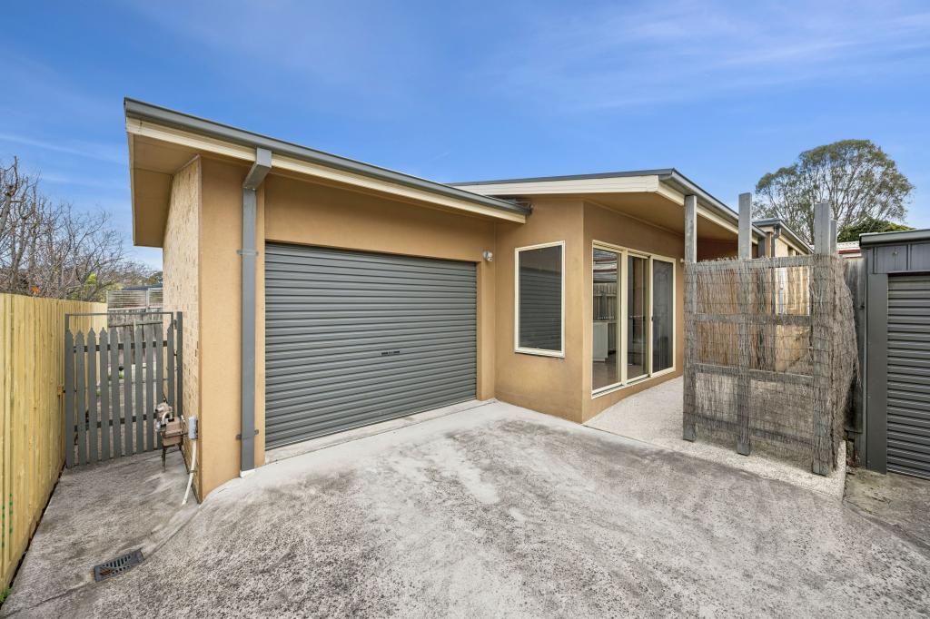 2/10 Matlock St, Herne Hill, VIC 3218