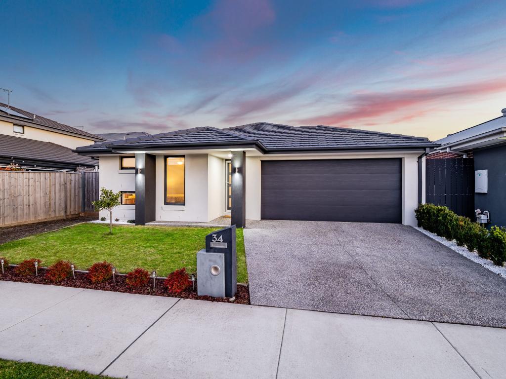 34 Merano Cct, Cranbourne South, VIC 3977