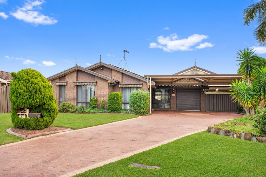 17 SARAH PL, MINCHINBURY, NSW 2770