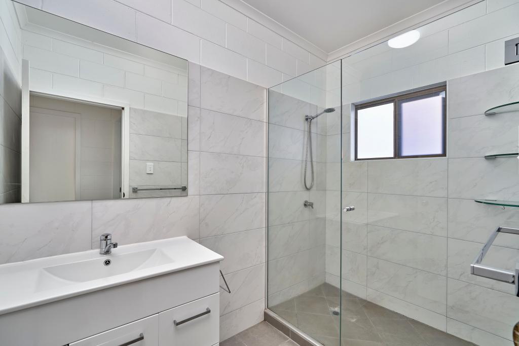 6 Kambara St, White Rock, QLD 4868