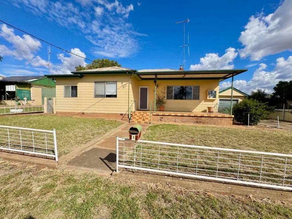 1 CALLAGHAN ST, PARKES, NSW 2870