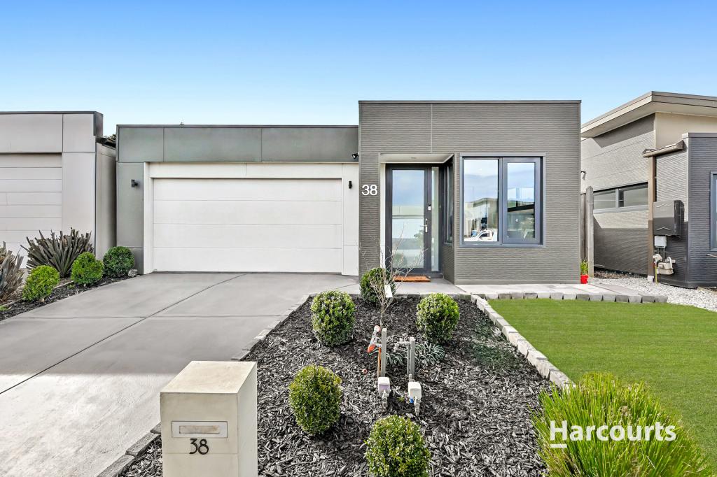 38 FREIBERGER GR, CLYDE NORTH, VIC 3978