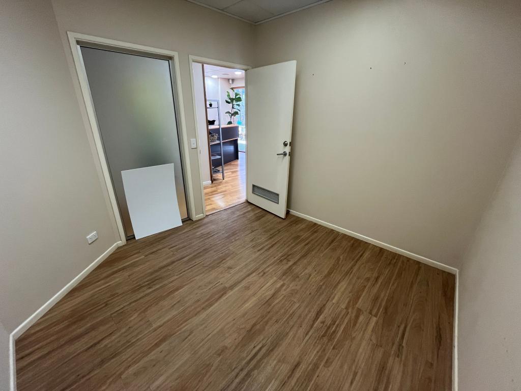 Office 2 - 18/121 Shute Harbour Rd, Cannonvale, QLD 4802