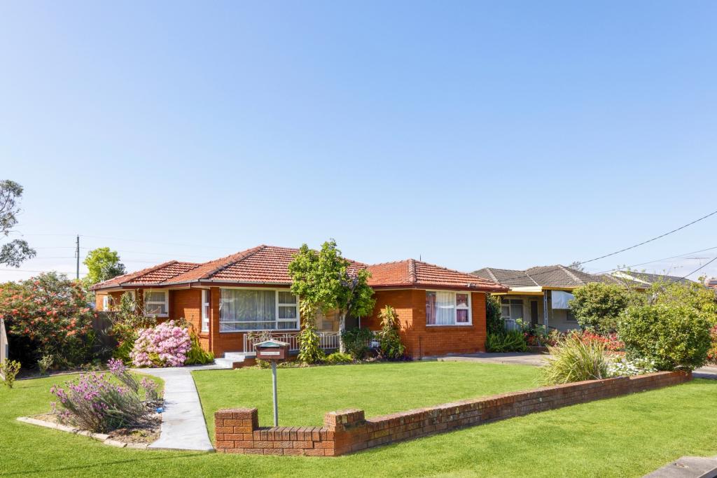 35 Stacey St, Fairfield West, NSW 2165