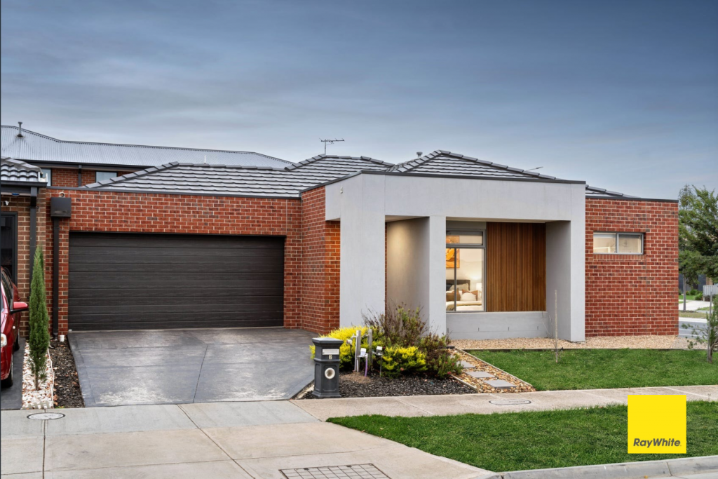 2 Potter Cct, Mickleham, VIC 3064