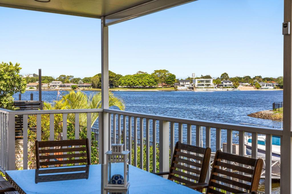 9 Pilot Ct, Mermaid Waters, QLD 4218