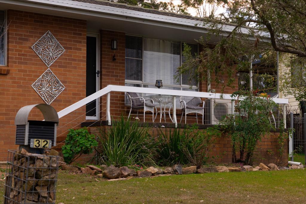 32 Railway Tce, Crows Nest, QLD 4355