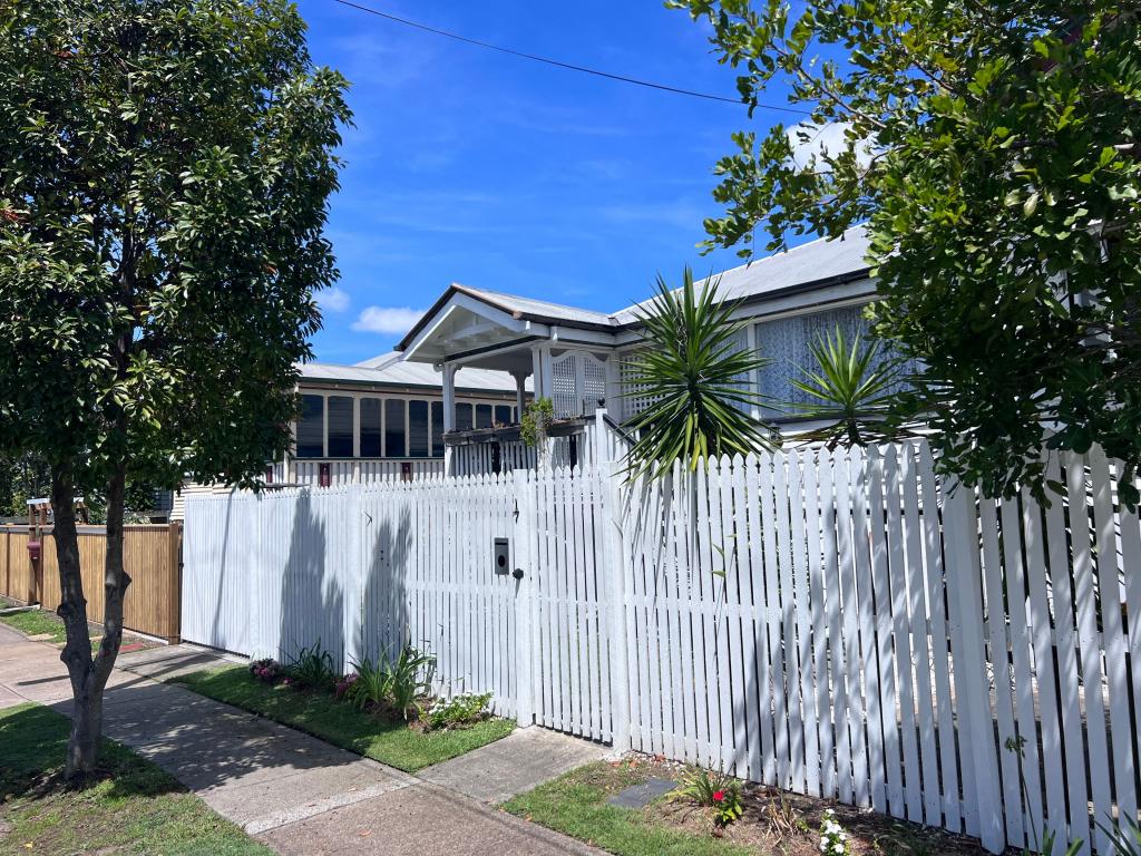 17 Park Rd, Wooloowin, QLD 4030