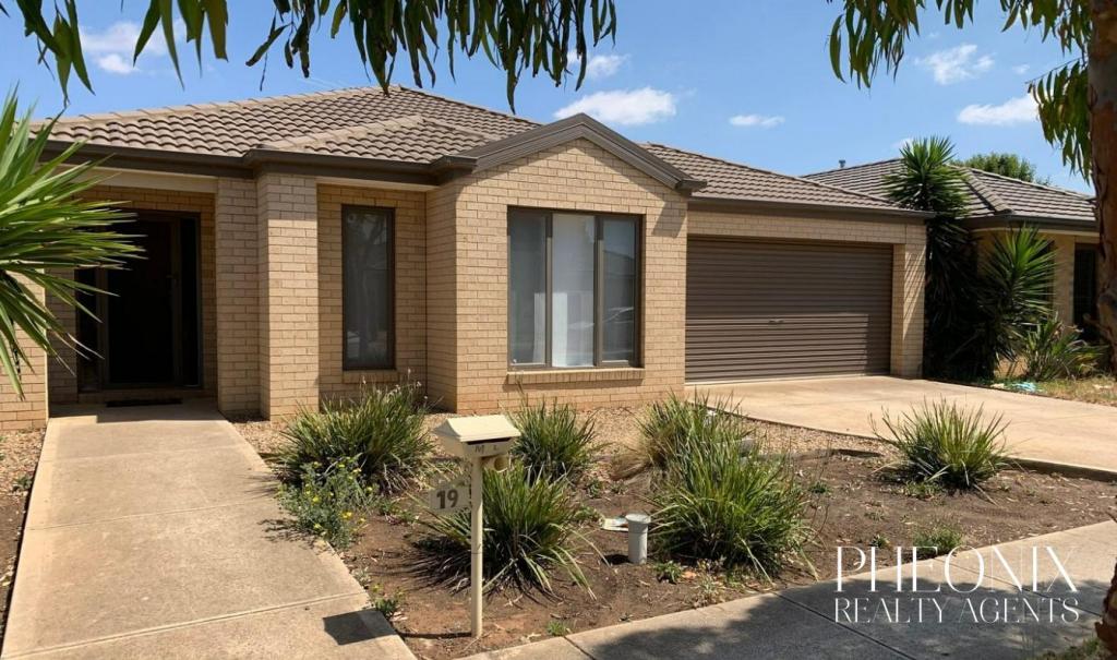 19 Cardinia Gr, Manor Lakes, VIC 3024