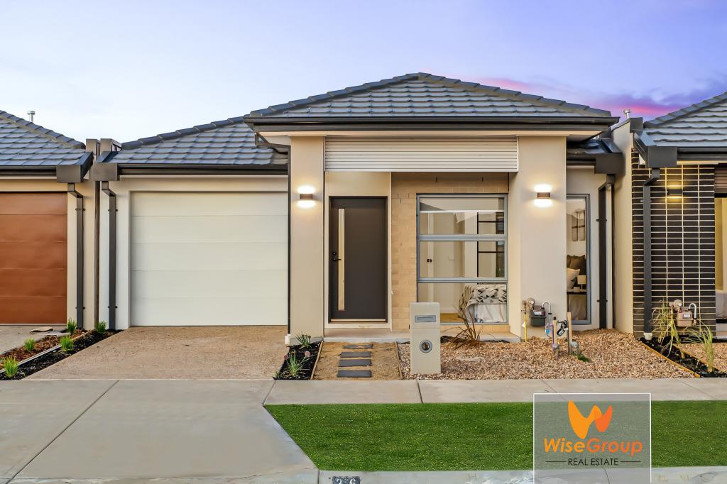 109 Bourbon Rd, Cranbourne East, VIC 3977