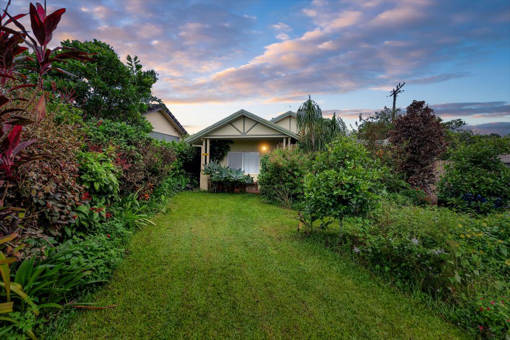 36 Silky Oak Ct, Mooroobool, QLD 4870