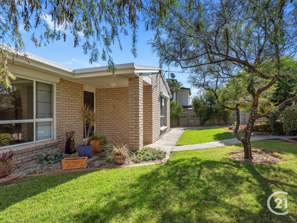 15 Pine St, Flinders View, QLD 4305