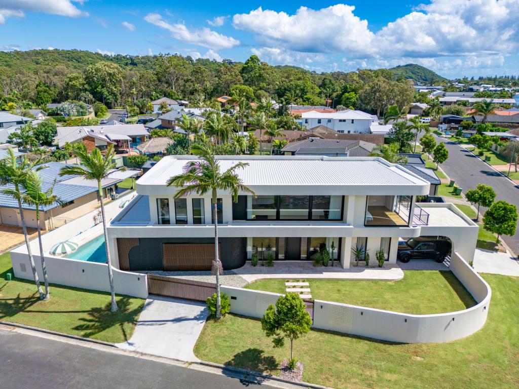 18 Linum St, Palm Beach, QLD 4221