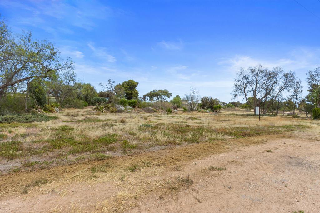 64 Morcombe Rd, Moonta Mines, SA 5558