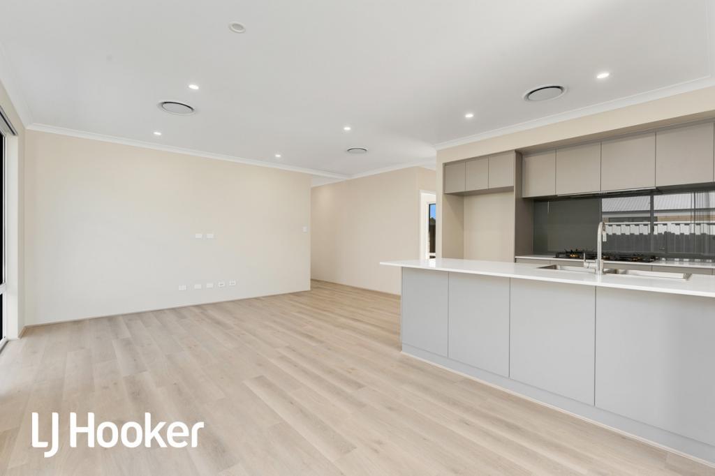 10 Newton St, Eglinton, WA 6034