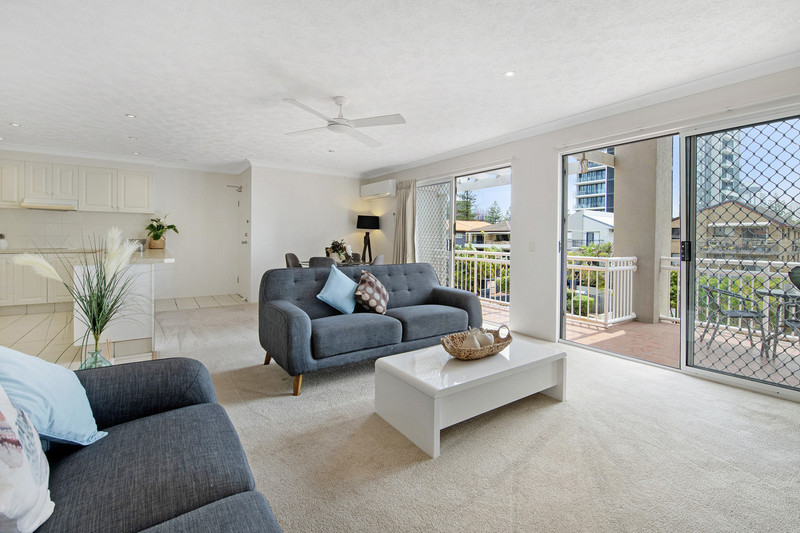 10/12-14 Britannia Ave, Broadbeach, QLD 4218