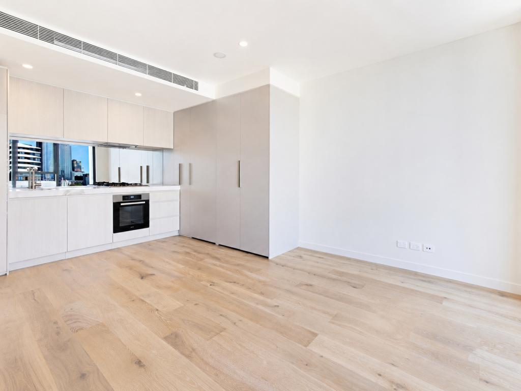 807/393 SPENCER ST, WEST MELBOURNE, VIC 3003