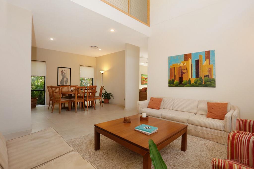 15 Nankeen Ave, Paradise Point, QLD 4216