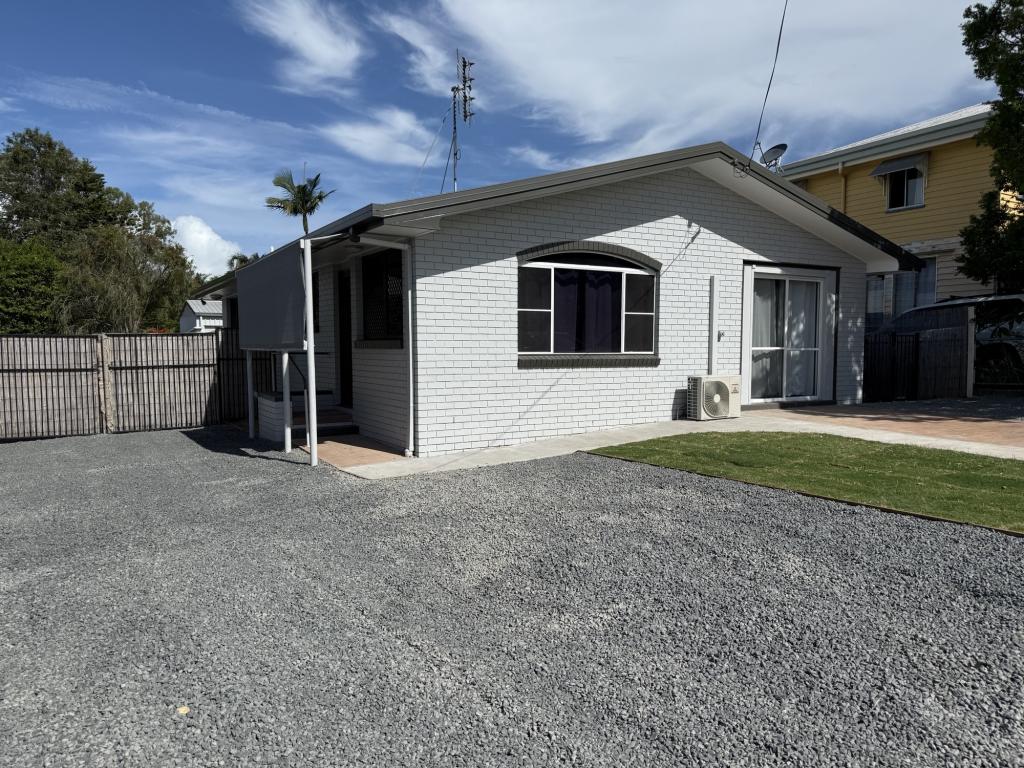 42 Queens Rd, Scarness, QLD 4655