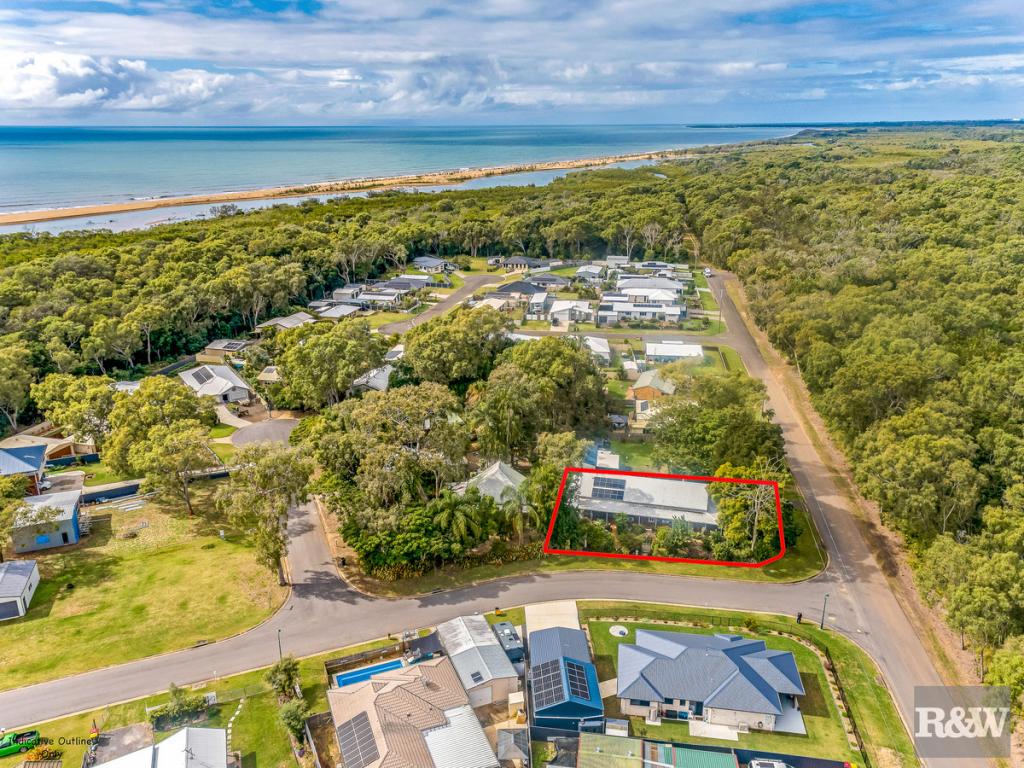 13 Albatross Ct, Moore Park Beach, QLD 4670