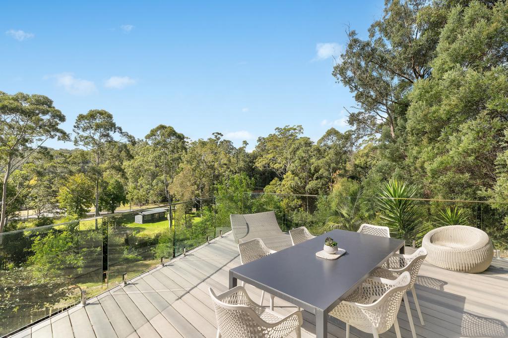 8 Bishendens Rd, Lisarow, NSW 2250