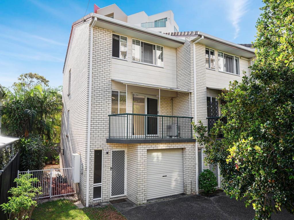 1/4 KITCHENER ST, GOLDEN BEACH, QLD 4551