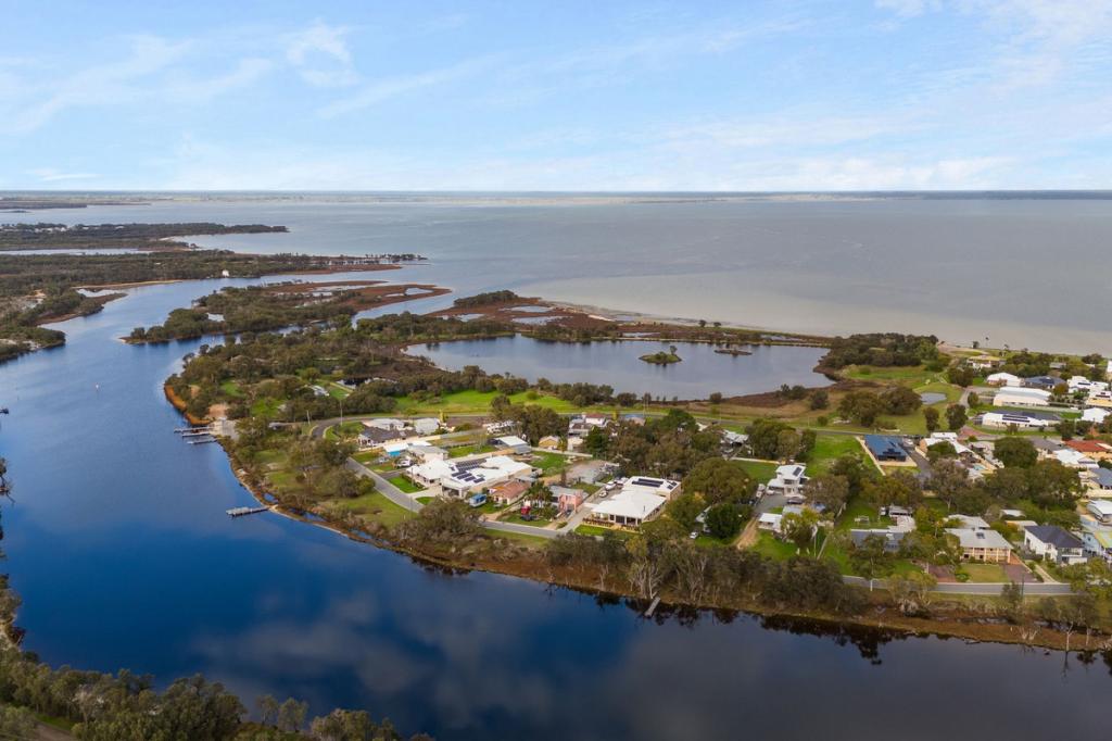 27 John St, Coodanup, WA 6210