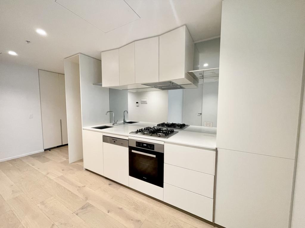 2B2B/18 HOFF BVD, SOUTHBANK, VIC 3006