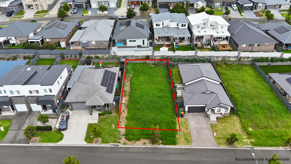 70 Saddleback Cres, Stream Hill, NSW 2526
