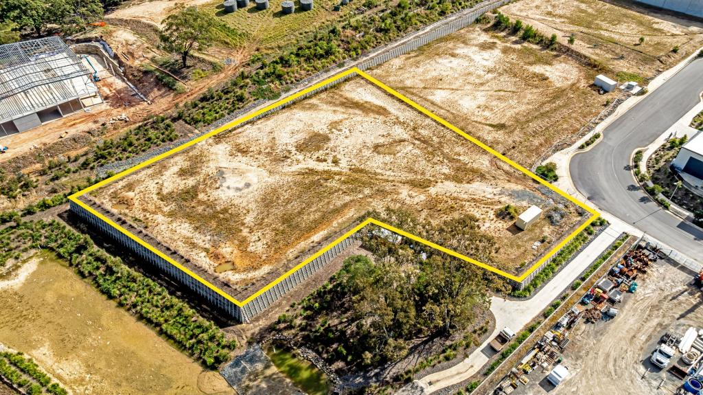 131 JARDINE DR, REDLAND BAY, QLD 4165