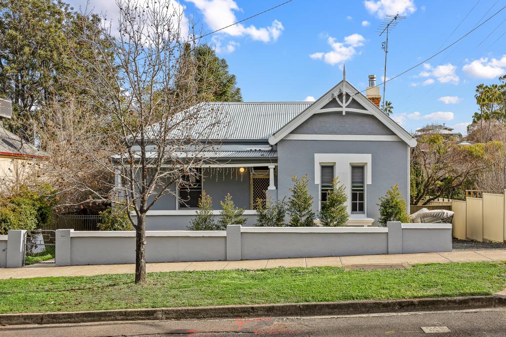 40 DARLING ST, TAMWORTH, NSW 2340