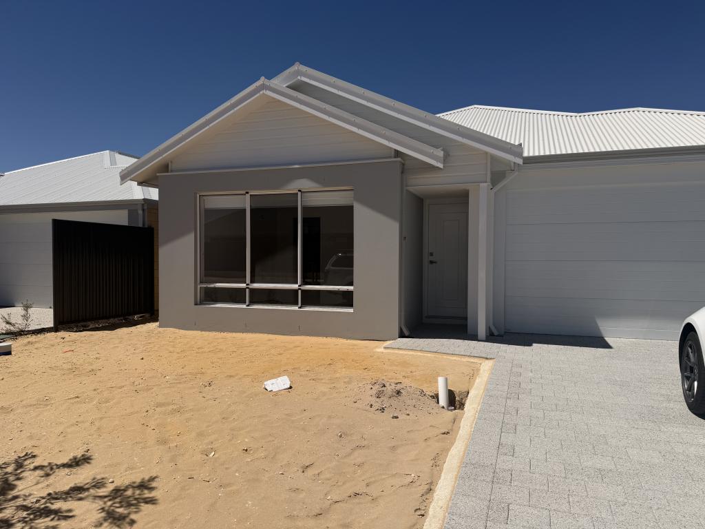 12 Siesta Way, Madora Bay, WA 6210