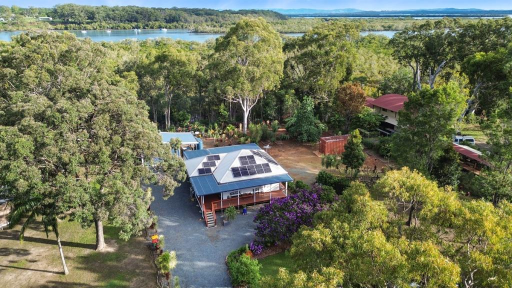 32 Treasure Island Ave, Karragarra Island, QLD 4184