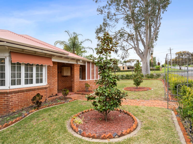 24 Roberts St, Narrandera, NSW 2700