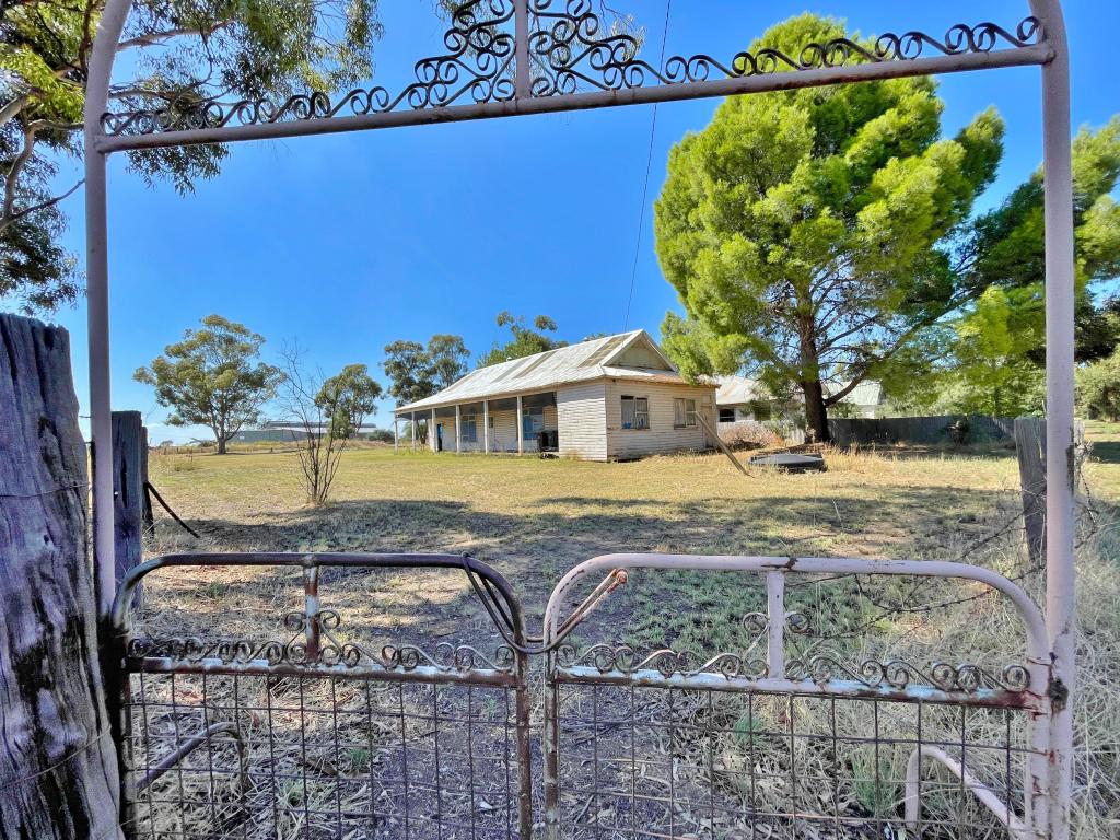  Glasson Street, Quandialla Via, Young, NSW 2594