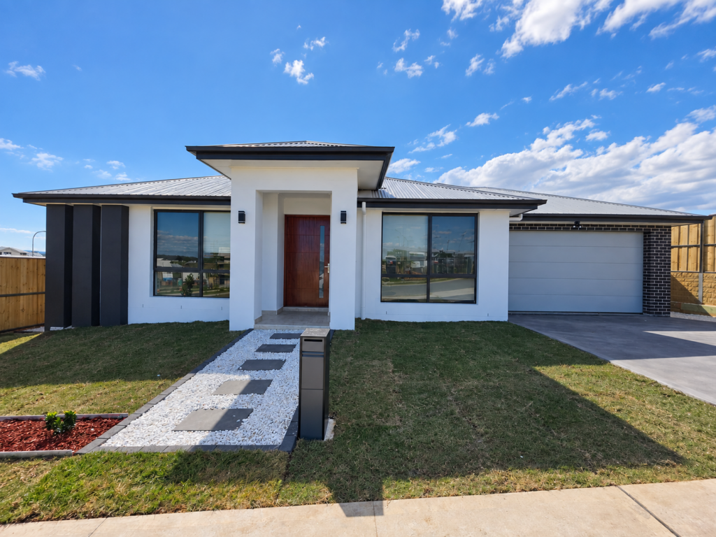 35 Biscay Cct, Menangle Park, NSW 2563