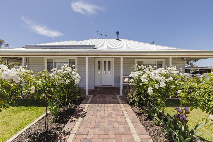 5 THOMPSON RD, EAST PINGELLY, WA 6308