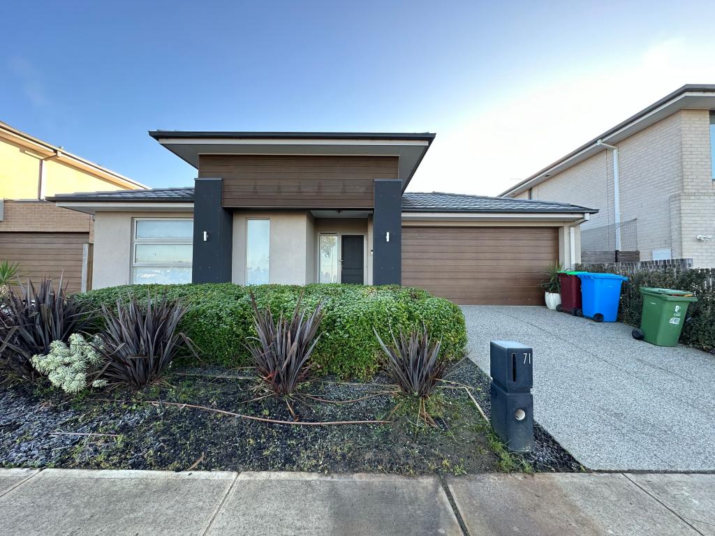 71 OCONNOR AVE, CLYDE NORTH, VIC 3978